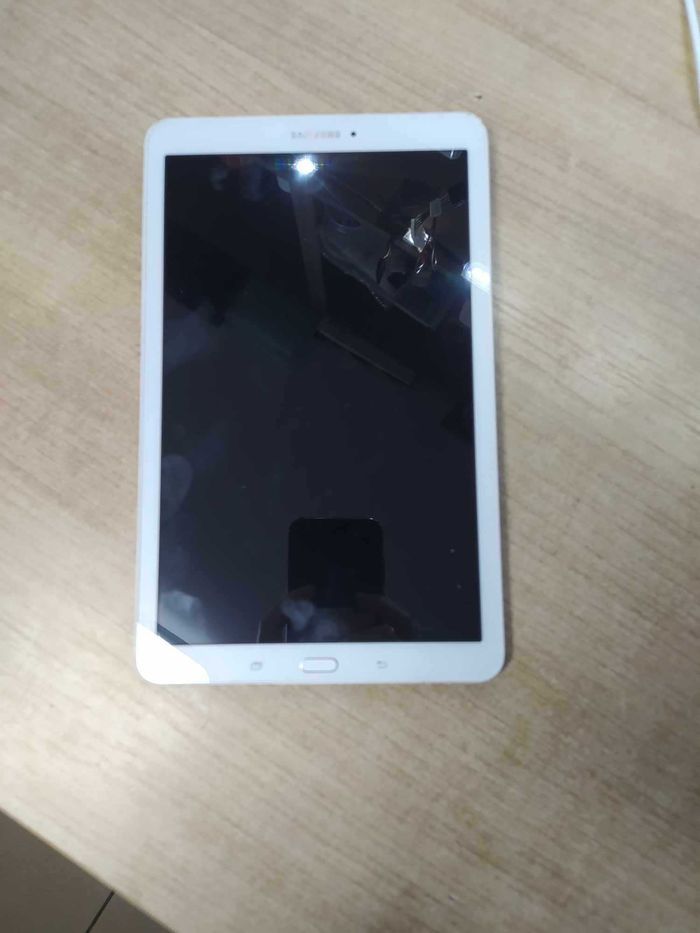 Tablet Samsung T-560 Sprawny