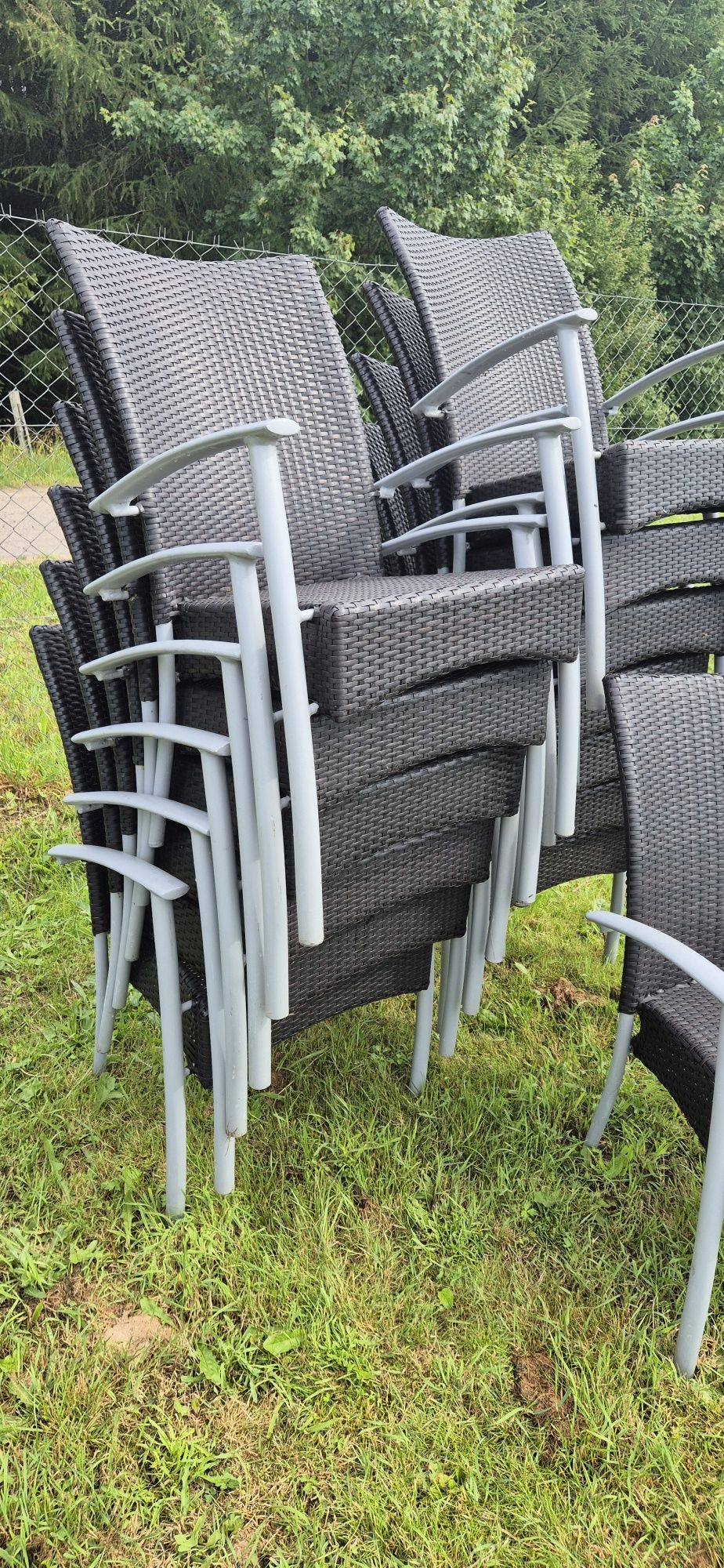 Krzesła aluminiowe sztaplowane