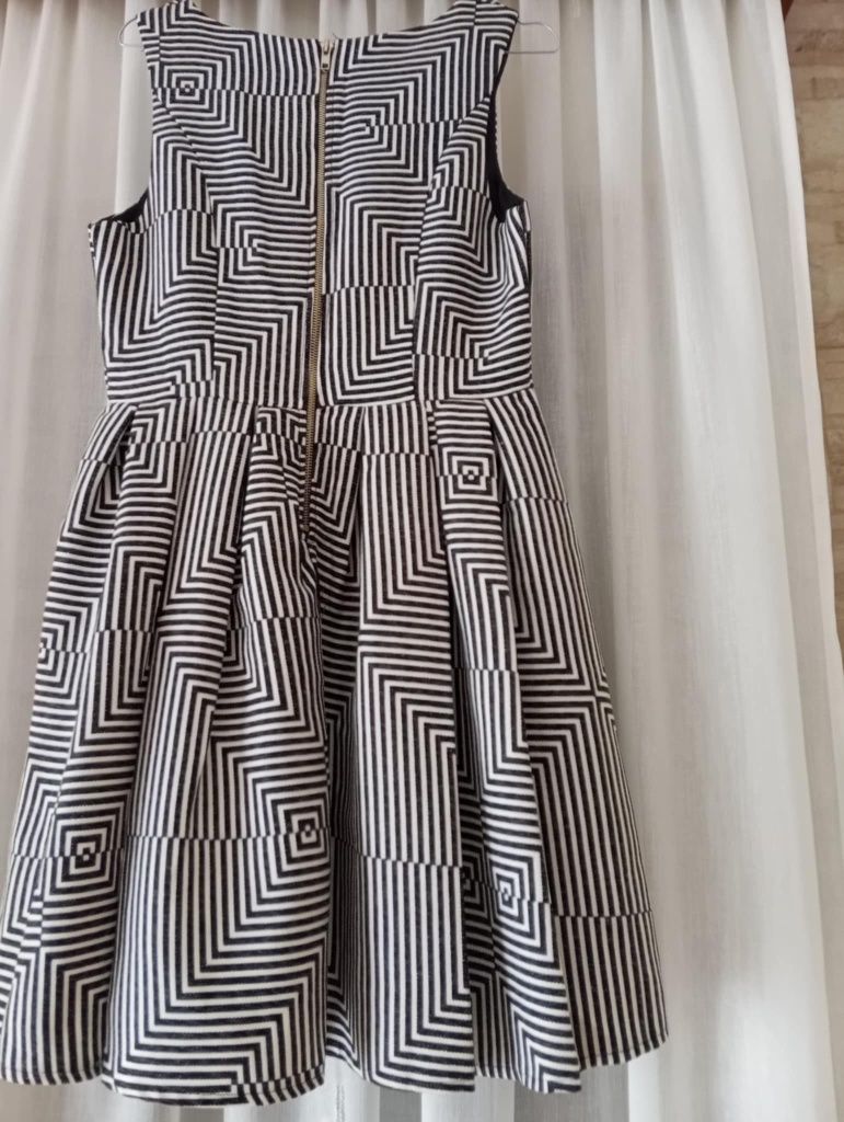 Vestido Preto e Branco Tam U
