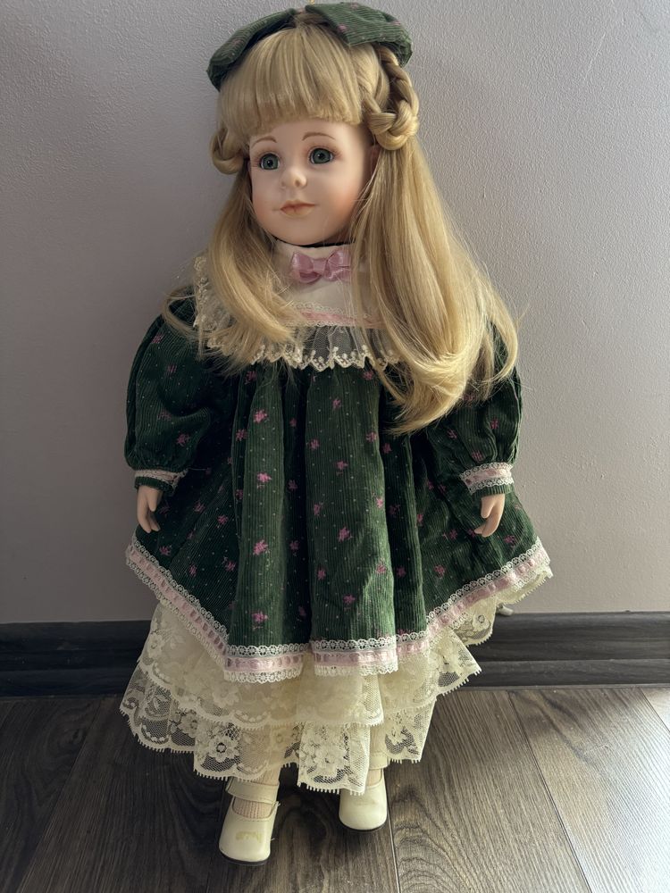 Piękna blond lalka - NOWA.