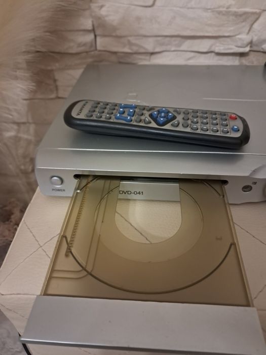 Odtwarzacz DVD Manta O41