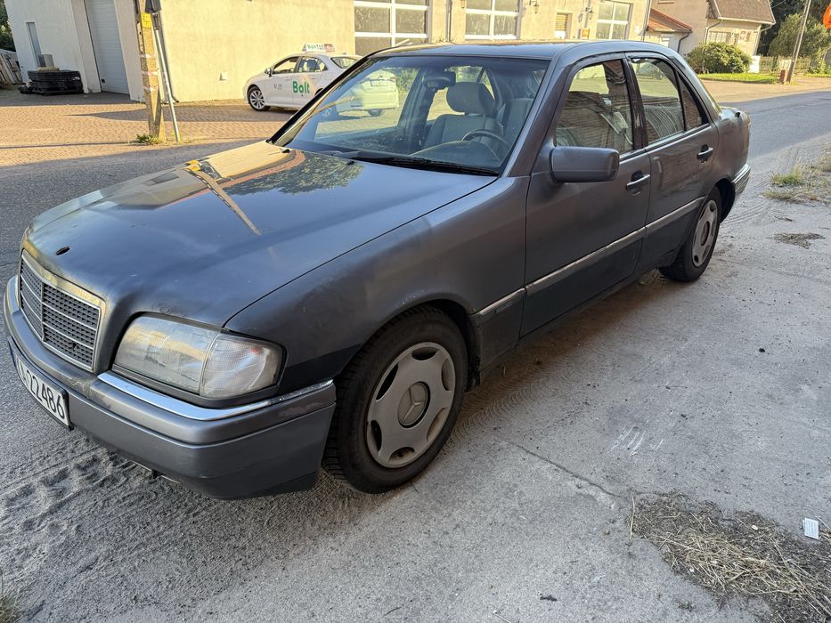 Mercedes C180automat/ oplaty rok -mozliwa zamiana i dostawa