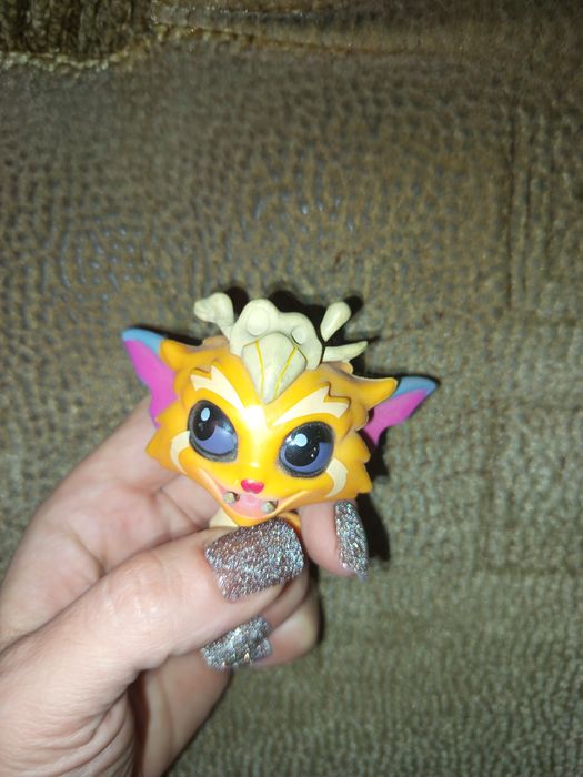 Віддам речі, б/у, можливо буде комусь  користь, іграшки