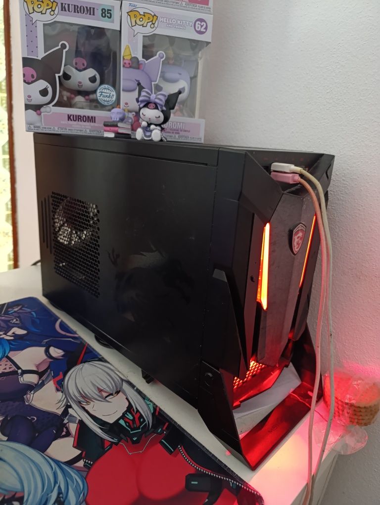 Computador MSI Nighthlade 3 com alguns anos de uso