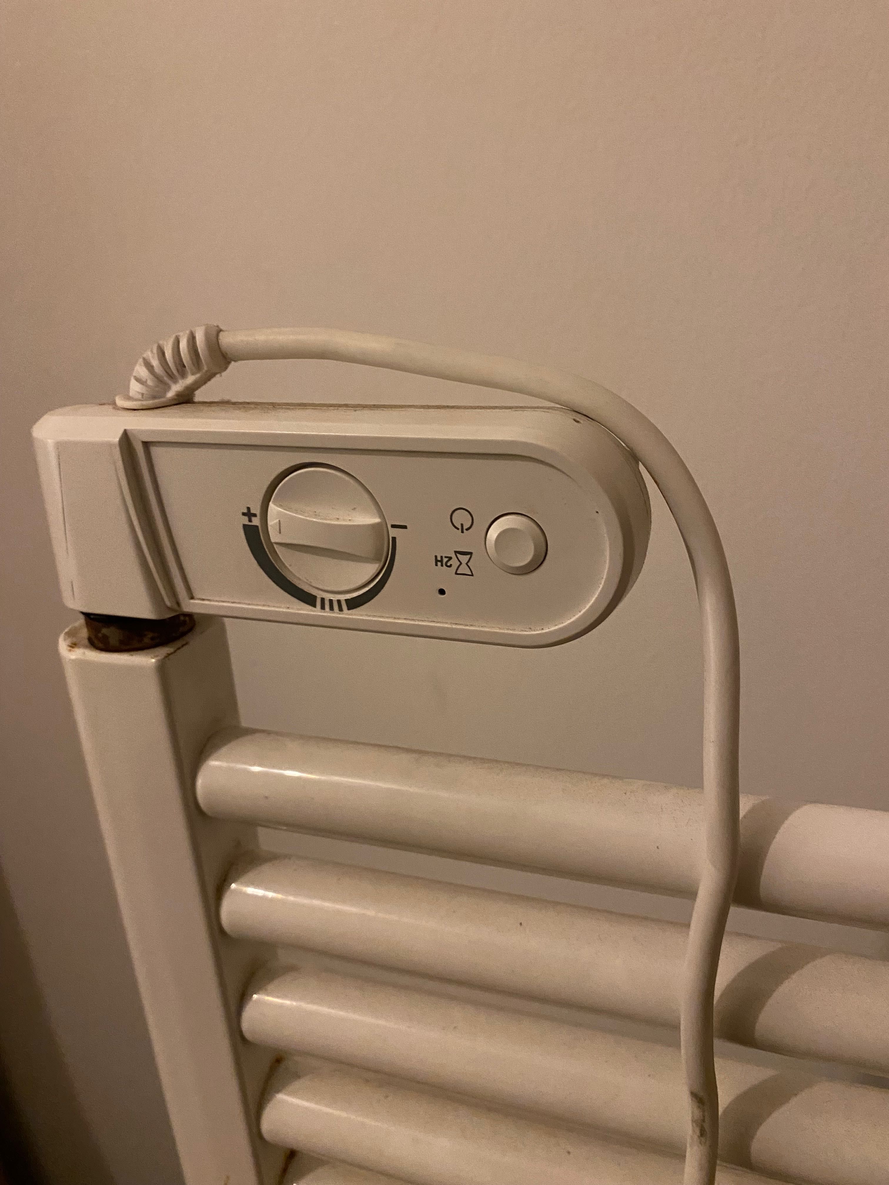 Toalheiro eléctrico 600W