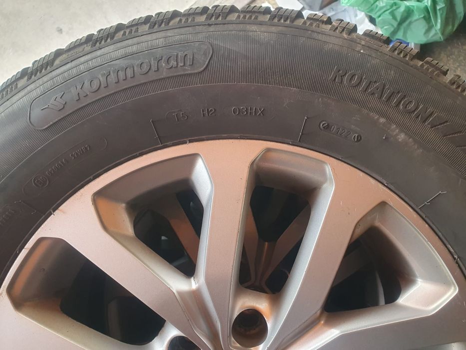 Alufelgi Renault oryginalne + opony zimowe 235/65 R17