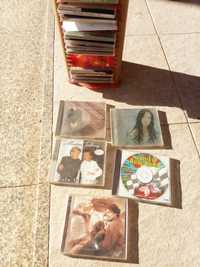 Caixa de cds com cds incluido