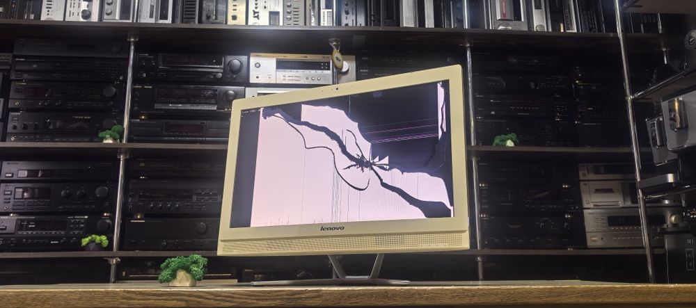 Моноблок Lenovo 10150/i3-4150T/Ram 4gb /HDD no/дефект