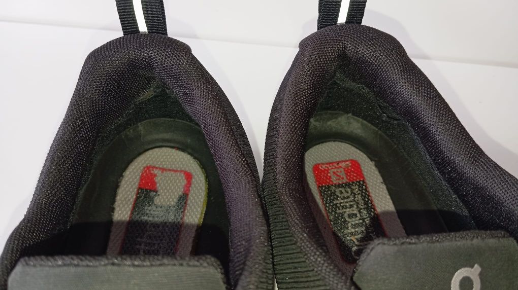 ON running cloud 5  42,5 waterproof