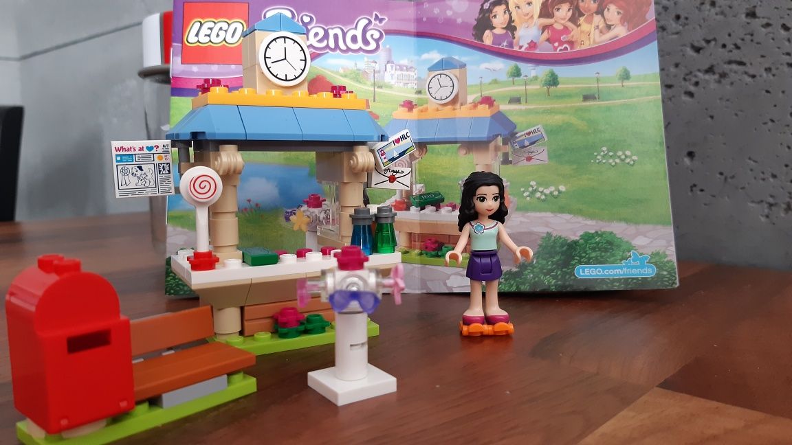 LEGO® 41098 Friends - Turystyczny kiosk Emmy