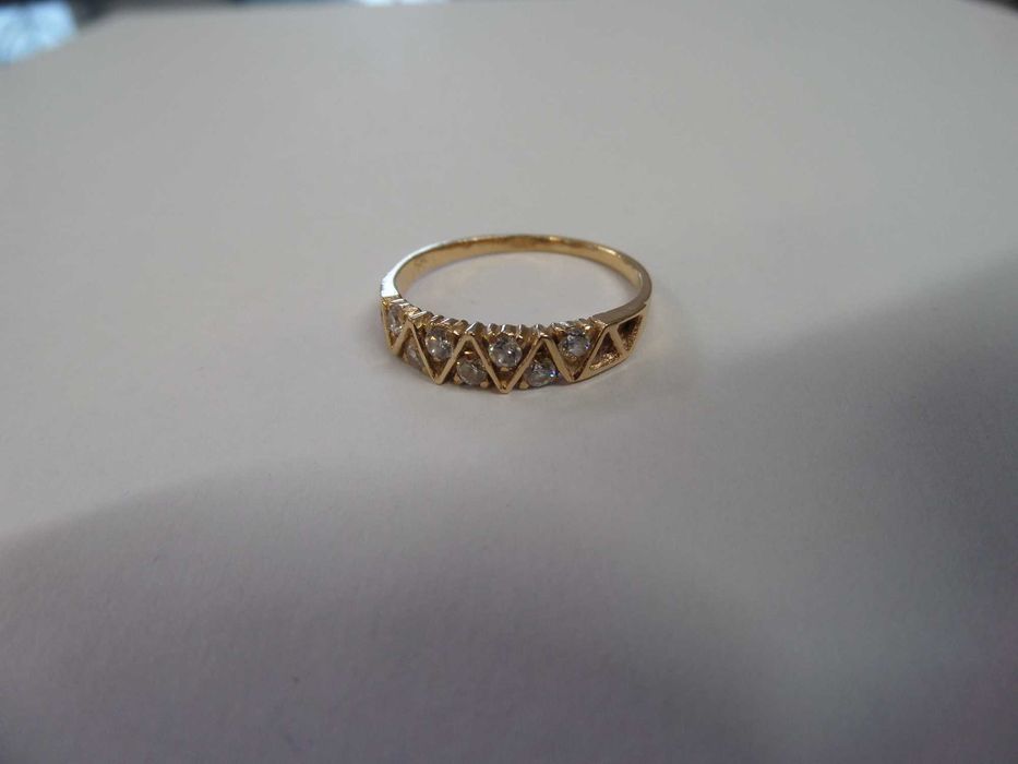Złoty Pierścionek z cyrkoniami