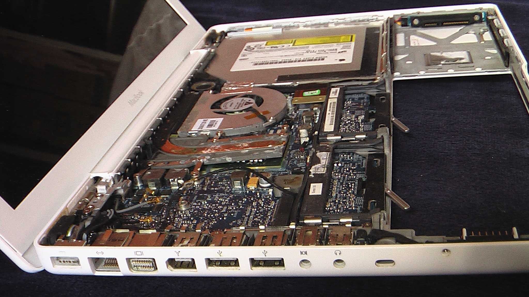 MacBook Apple A1181 (на запчасти, разборка, ремонт)