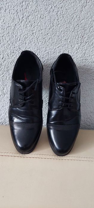 Buty chłopięce Eleganckie, wizytowe, komunijne czarne. r.32-33
