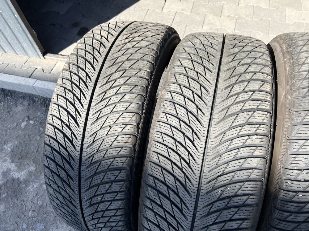 4xopona zimowa MICHELIN w rozmiarze 235/55 R18