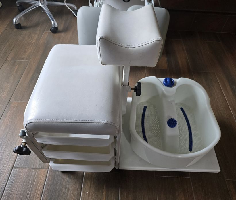 Pomocnik typu wózek do pedicure