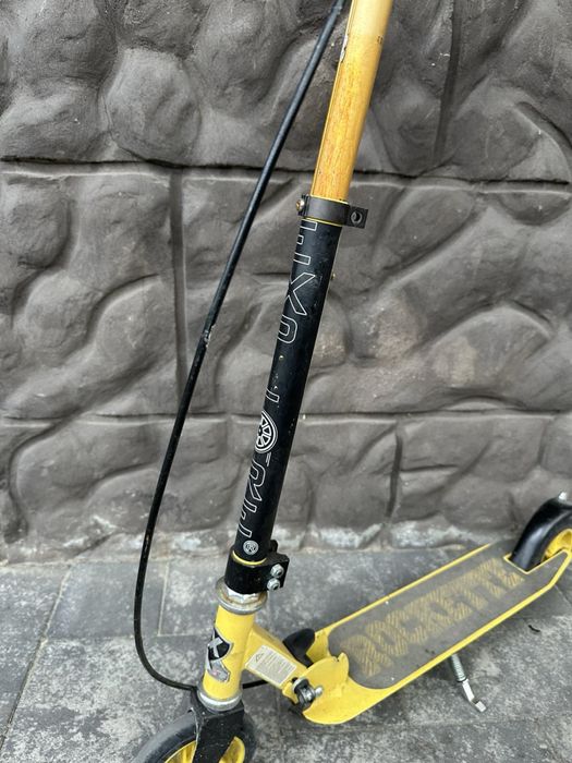 Велосипед і самокат