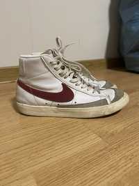 Buty Nike Blazer Mid 77 r.42 Bialo czerwone Streetwear