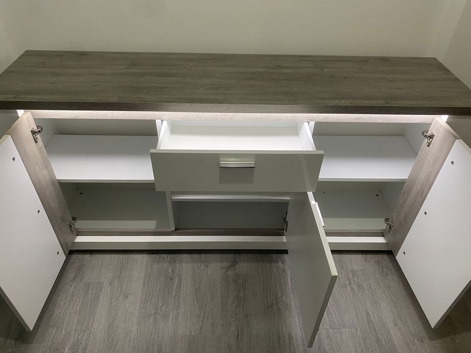 Movel 3 portas e 1 gaveta com Led BELLARIA