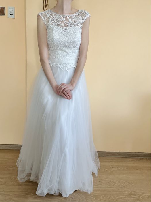 Suknia ślubna z gipiurą (koronkowy gorset) M