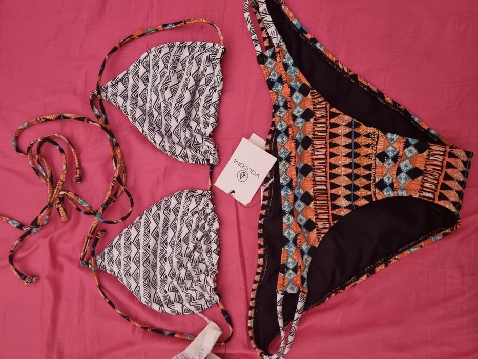 Bikini volcom reversível novo