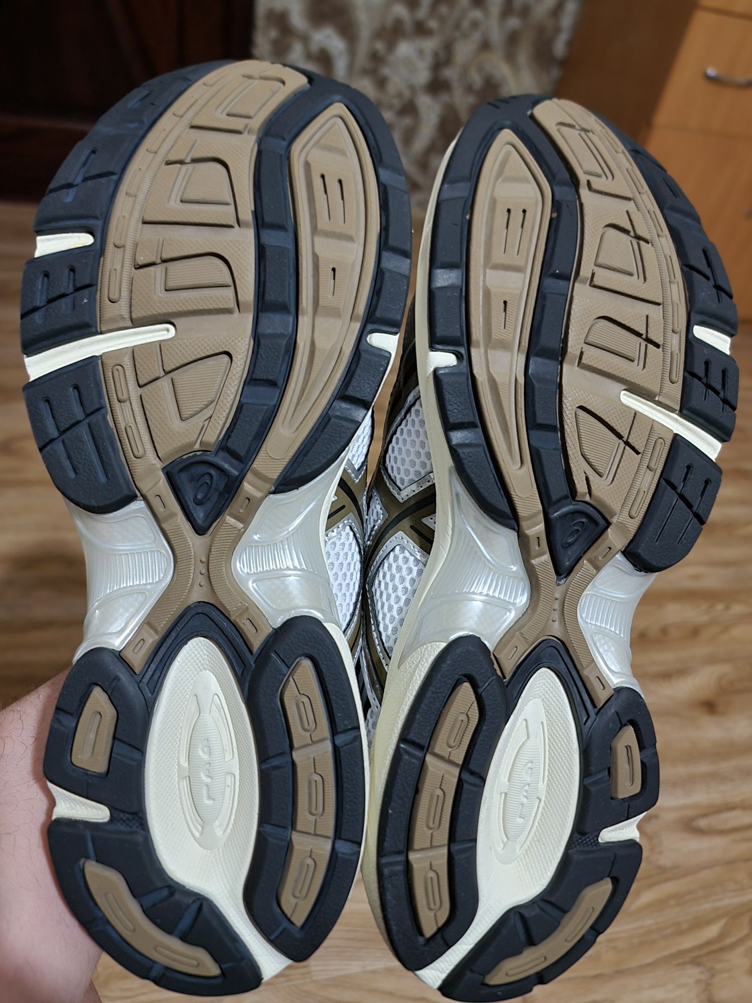 Оригінал 100% кросівки asics gel 1130 eur 42.5