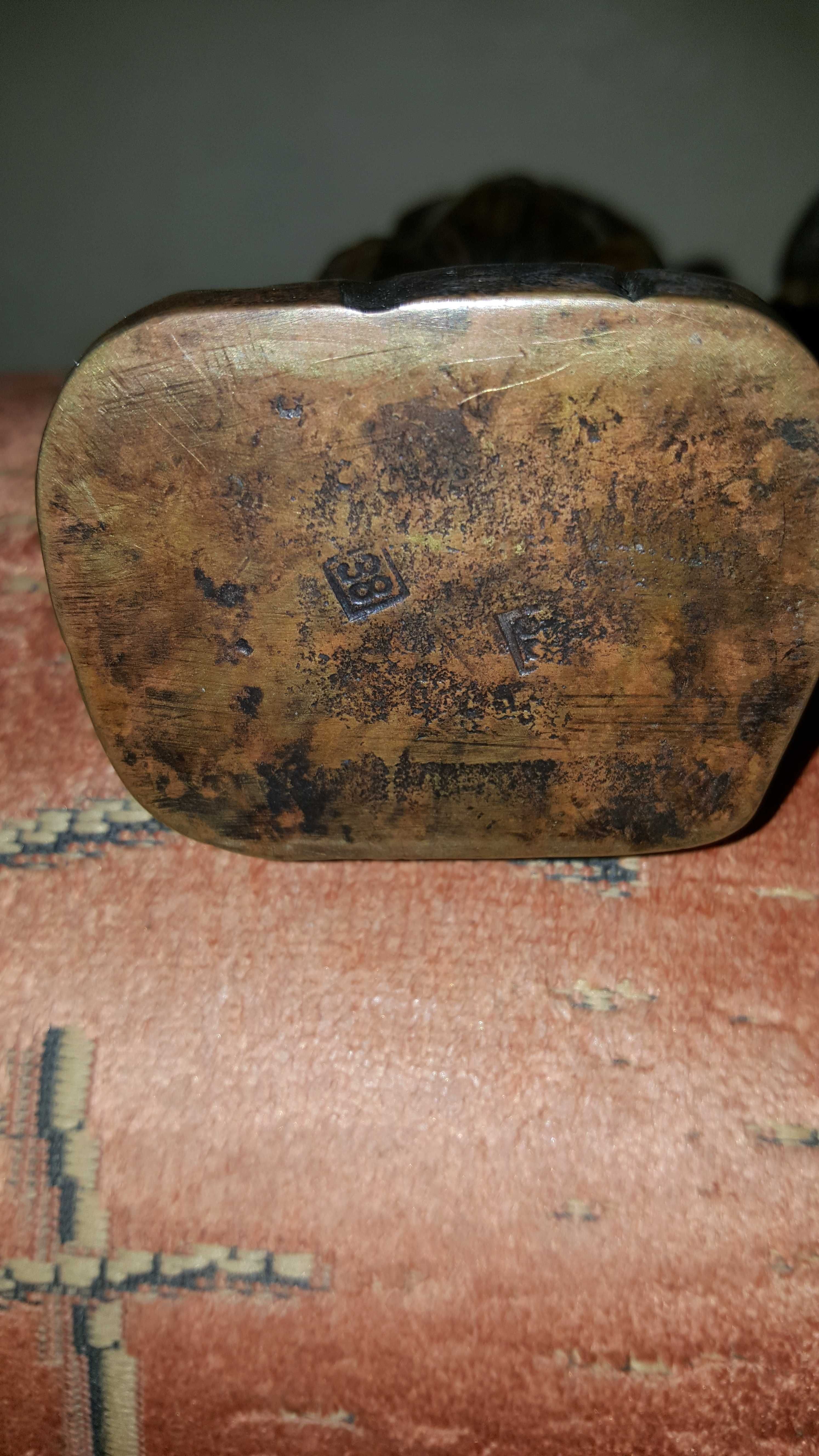 Komplet figurek z brązu