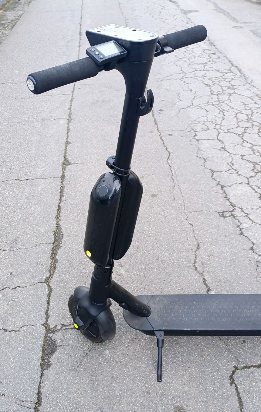 Trotinete BIRD ONE com 2 baterias extra NINEBOT
A bateria de origem fa