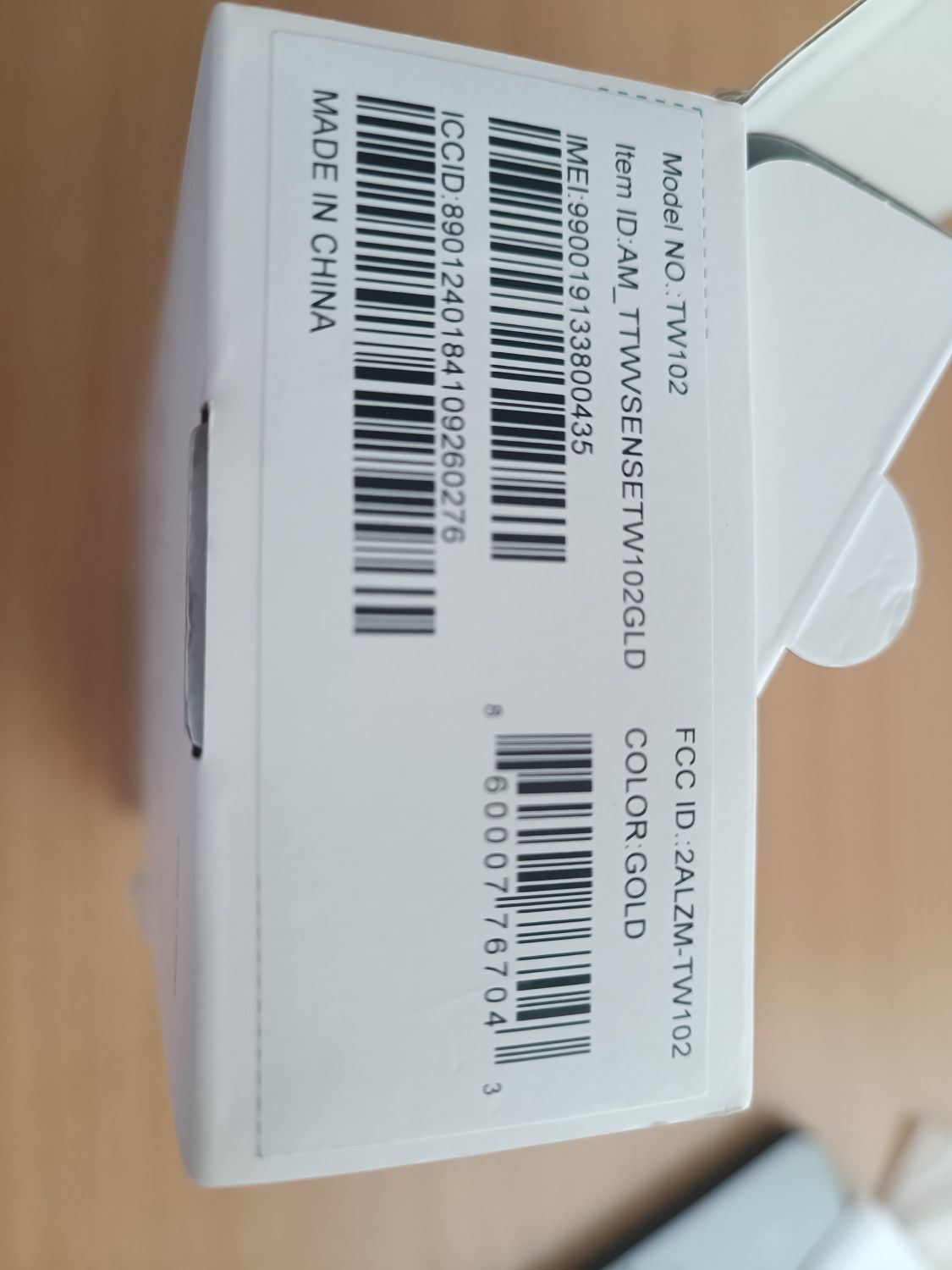 Смартфон SENSE TW-102 залочений під американського оператора