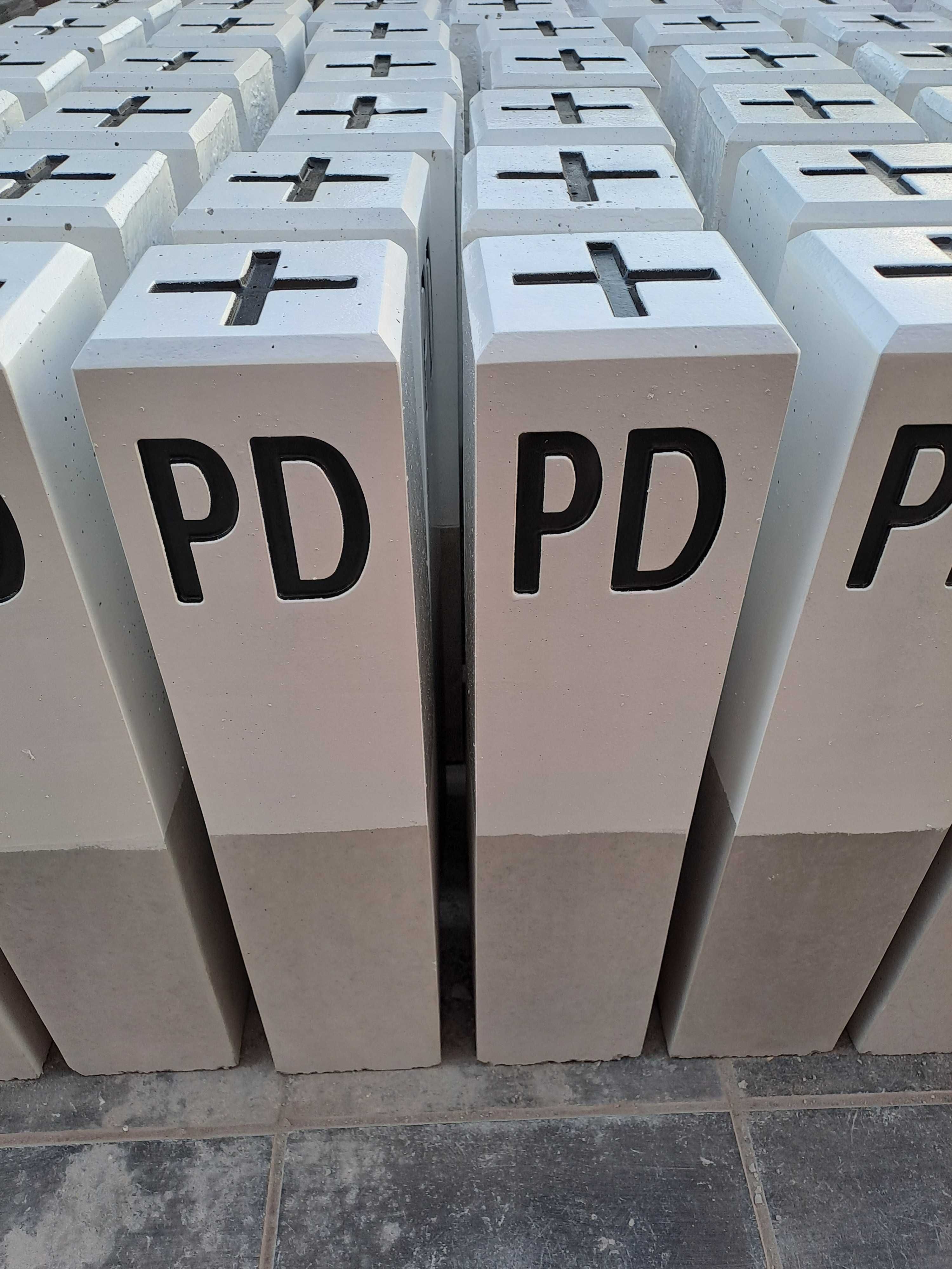 Słupek pas drogowy, granicznik pasa drogowego, świadek