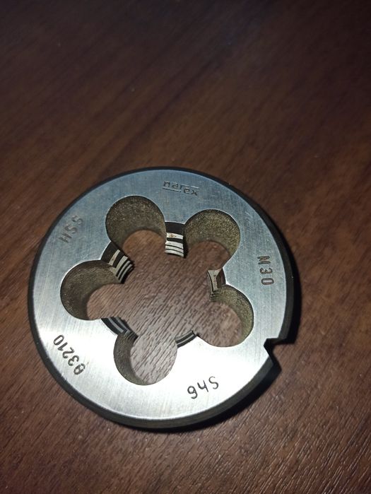 Продаю лєрка для нарізки різьби М30