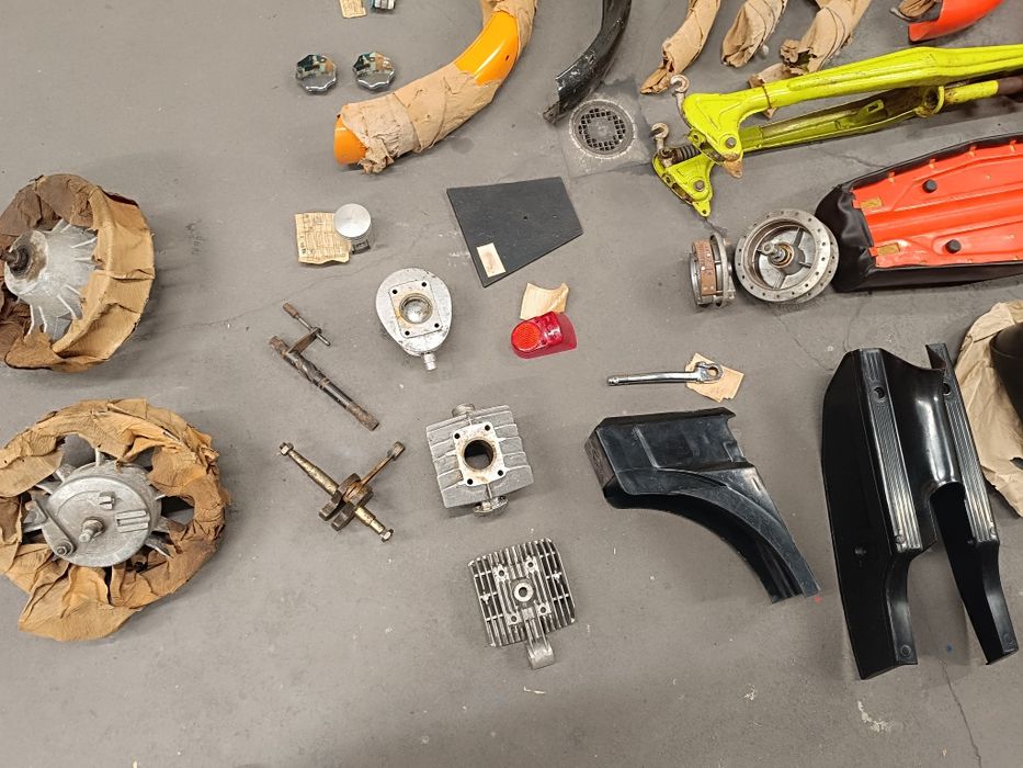 Motorynka Romet ogar komar Żak wsk części nowe z PRL-u