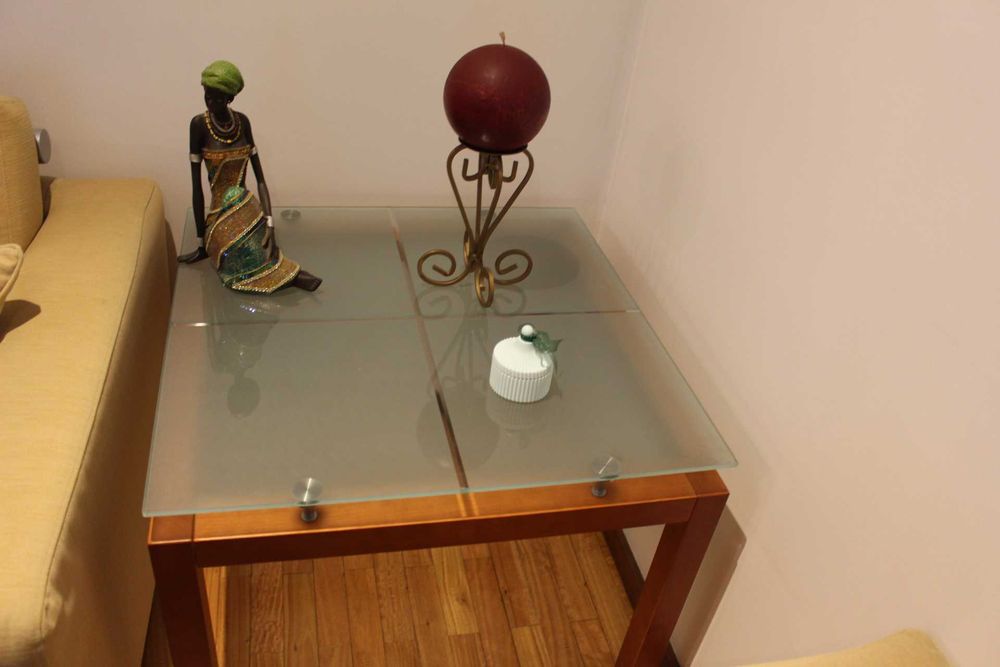 Mesas de centro e apoio