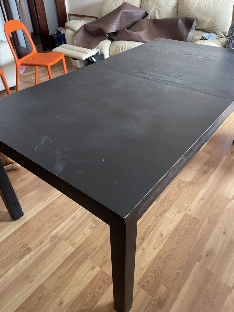 Mesa de madeira preta IKEA