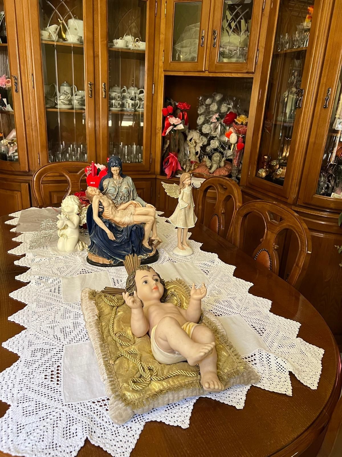 Mobília sala de jantar em pinho maciço (decoração não incluída)