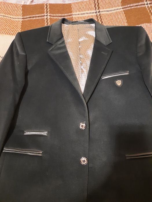 Продам шкільний піджак