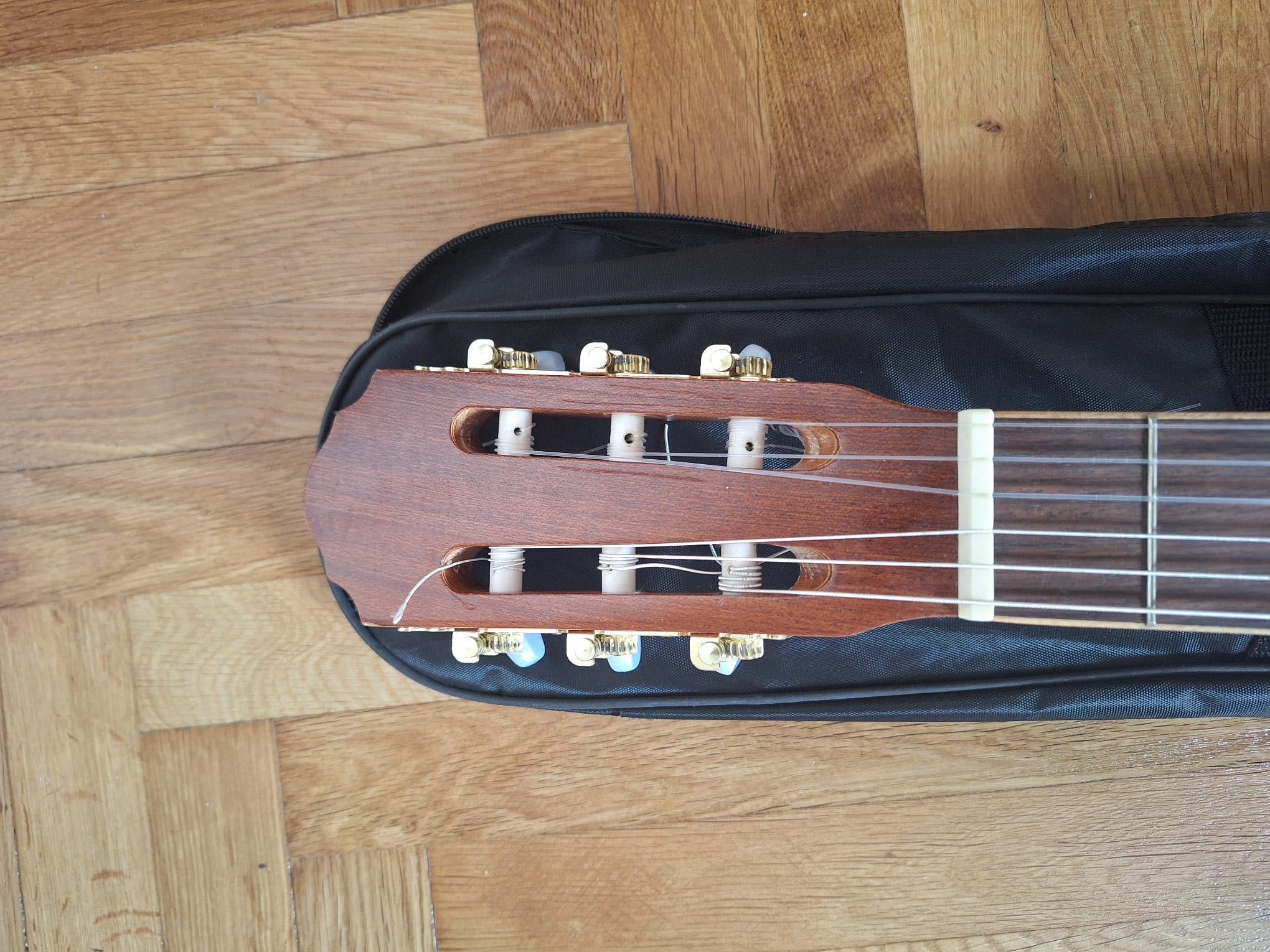 Klasyczna gitara akustyczna José Ribera HG81