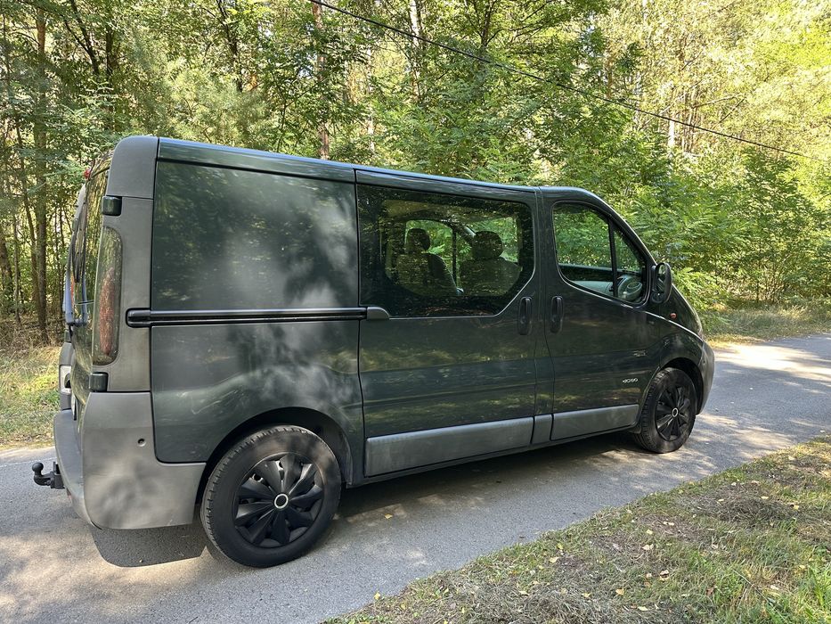 Renault Trafic 2005 rok 1.9 dci 80 5 osobowy Klimatyzacja Zadbany