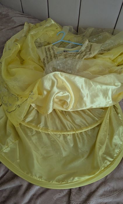 Карнавальна сукня Бель на 5-6 років. TU. Стан нової