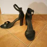 Sandałki czarne rozmiar 38
