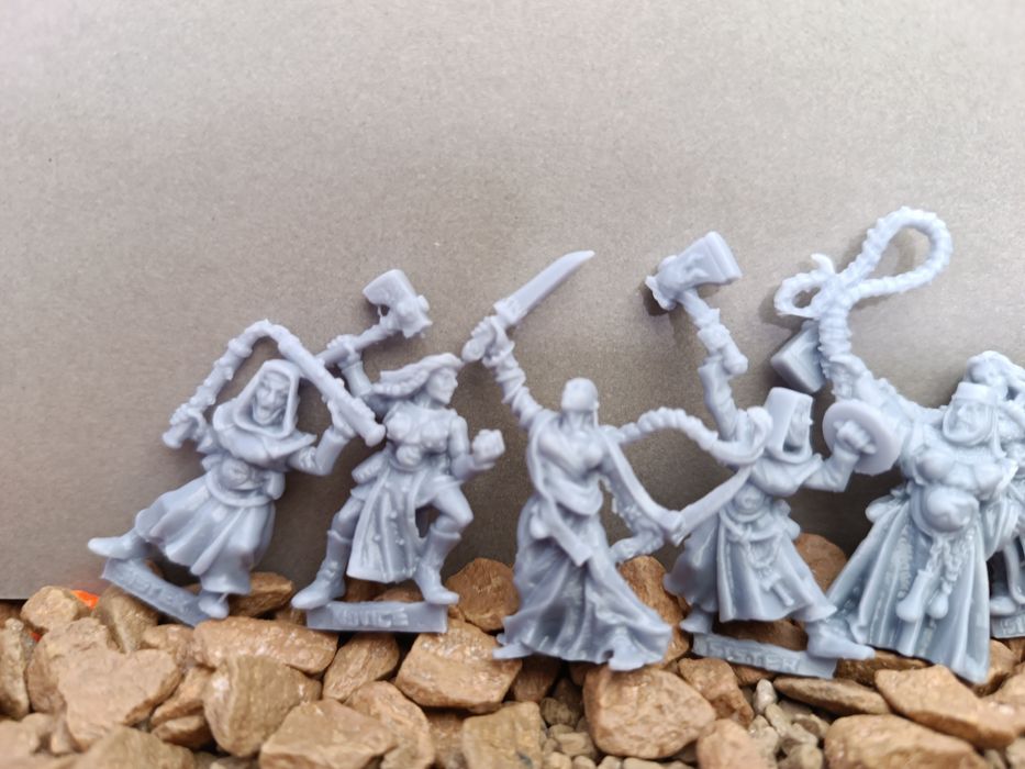 12x Figurki pasujące do gier RPG Warhammer Mordheim Sisters