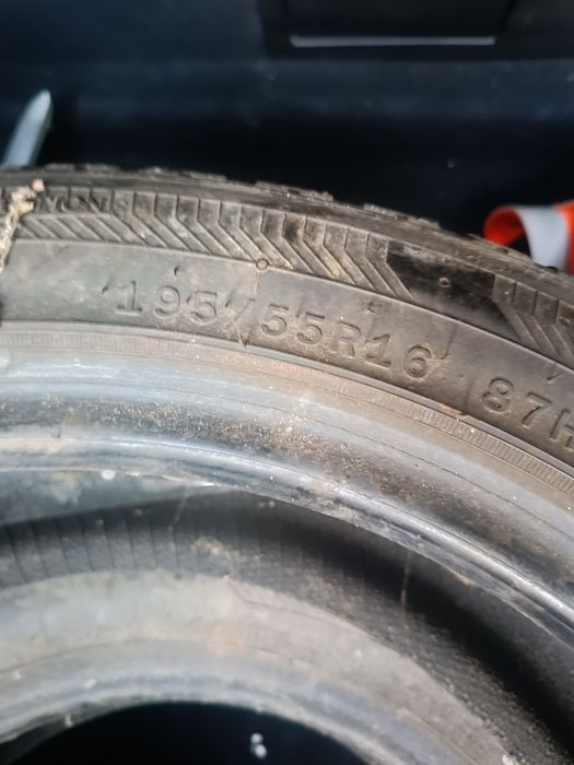 Opony wielosezonowe 2 sztuki