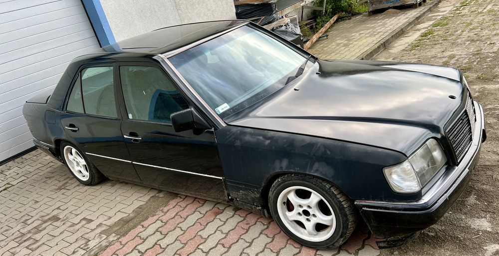 Mercedes w124 sedan E200 gleba tuning zdrowe zadwozie idealny CZĘŚCI