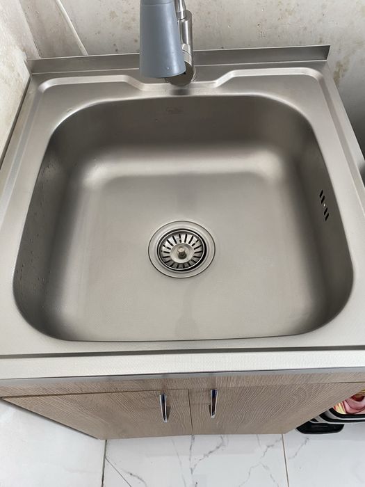 Продам мойку с тумбочкой