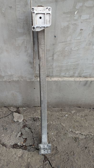 Усилитель заднего бампера Renault Grand Scenic 2/ Megane 2