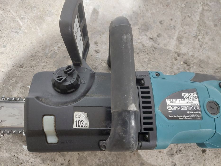 Elektryczna pilarka łańcuchowa Makita UC3550A + akcesoria