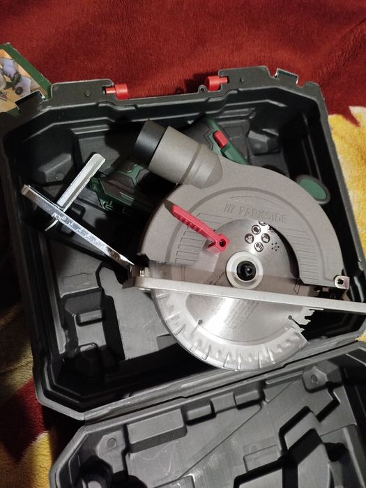 товар с белгии Шуруповерт PowerPlus POWC1080 (20V, 2.0Ah) ударный