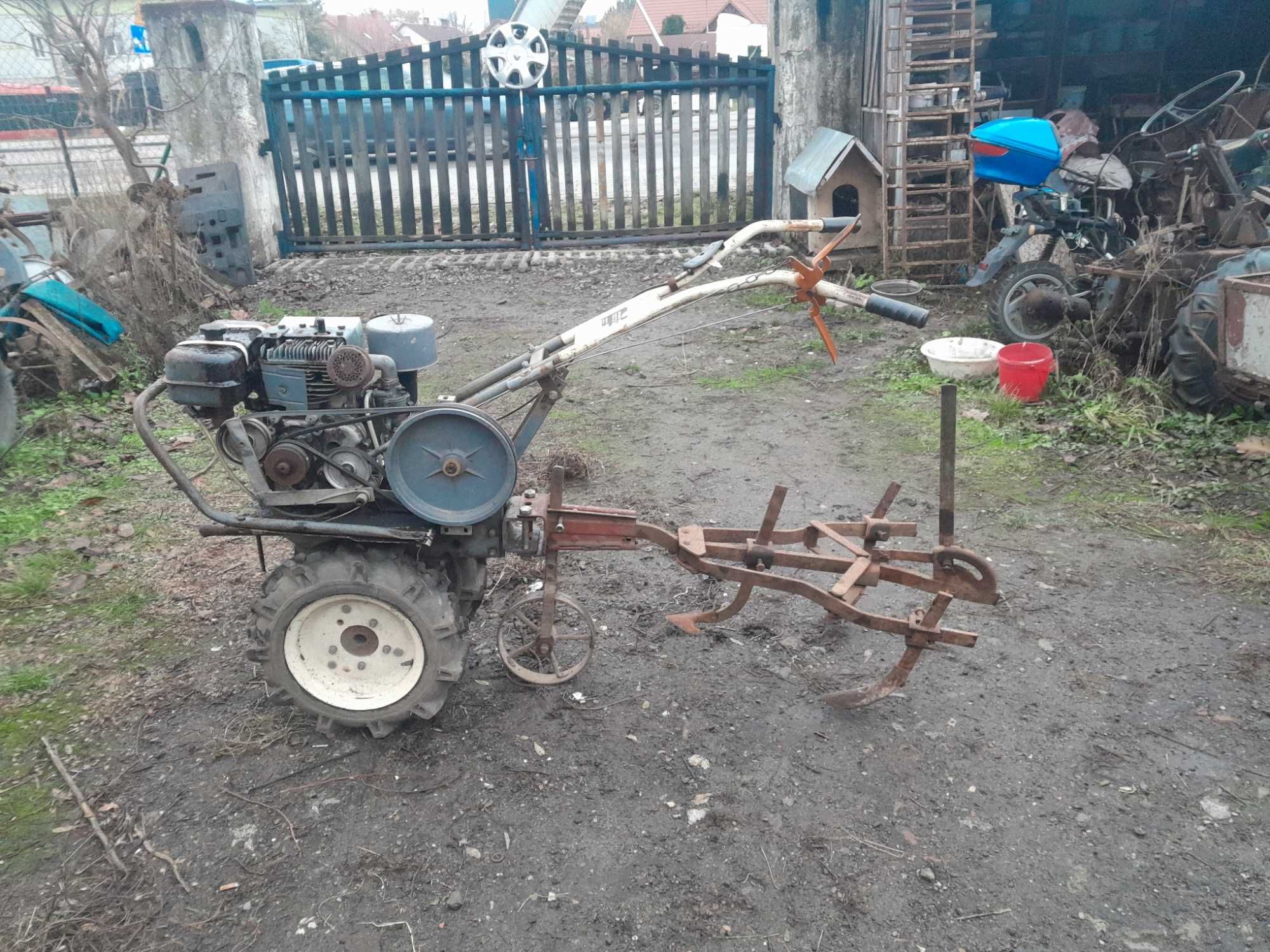 Traktorek MotoWolk, jednoosiowy ogrodniczy dzik,zestaw,dwie szt.