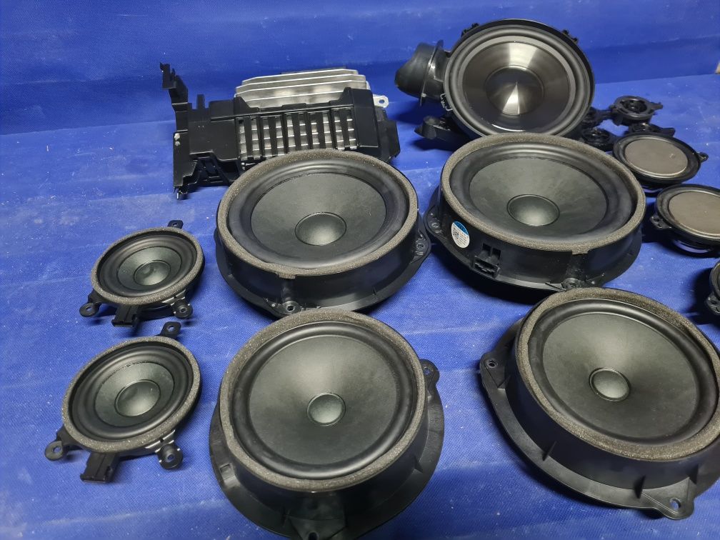 NAGŁOŚNIENIE Bang & Olufsen komplet wzmacniacz AUDI A3 S3 8Y oryginał