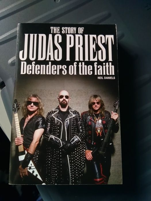 Livros de Megadeth, Motorhead, Saxon, Judas Priest, Van Halen, KIT