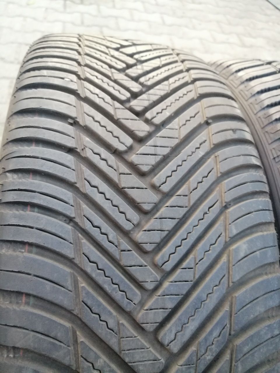 215/45ZR18 89Y Hankook Kinergy 4S2